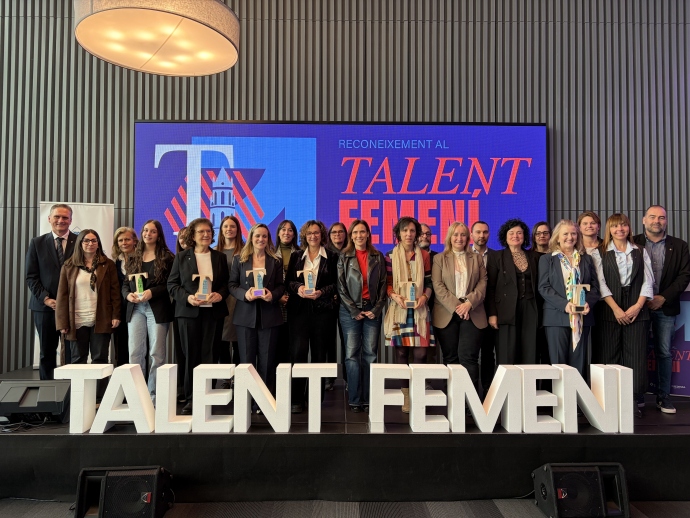 Premio de reconocimiento TALENTO FEMENINO